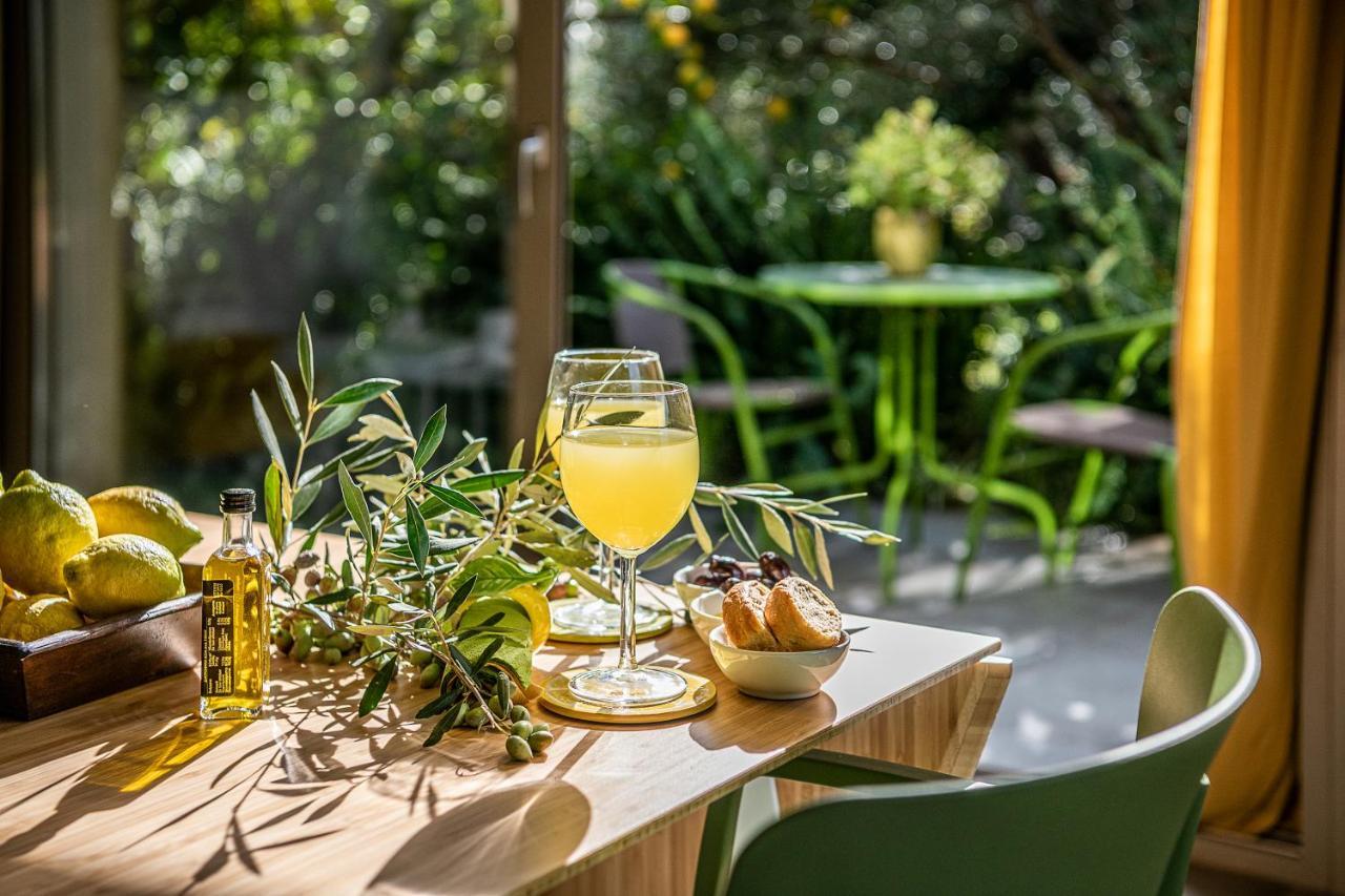 Olive Lemon Biophilic House & Lush Forest Garden วามอส ภายนอก รูปภาพ
