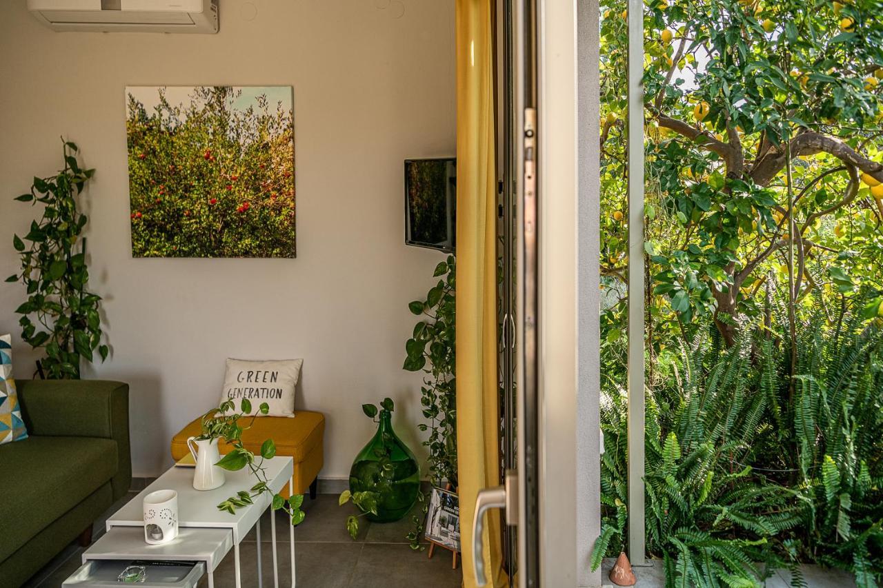Olive Lemon Biophilic House & Lush Forest Garden วามอส ภายนอก รูปภาพ